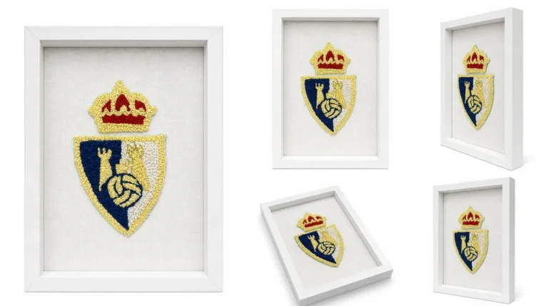 Escudo bordado a mano del club SDP, técnica punch needle sobre lino